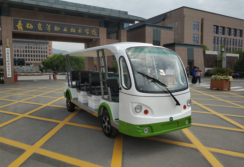 青海高等职业学院采购11座观光车为学生带来便利